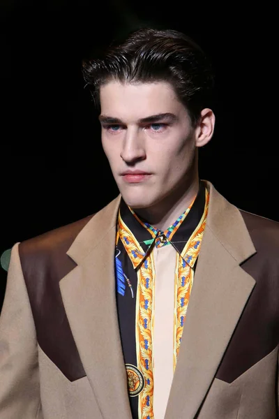 Look 53